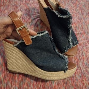 Indigo rd brand.  Blue jean shoes size 9 1/2